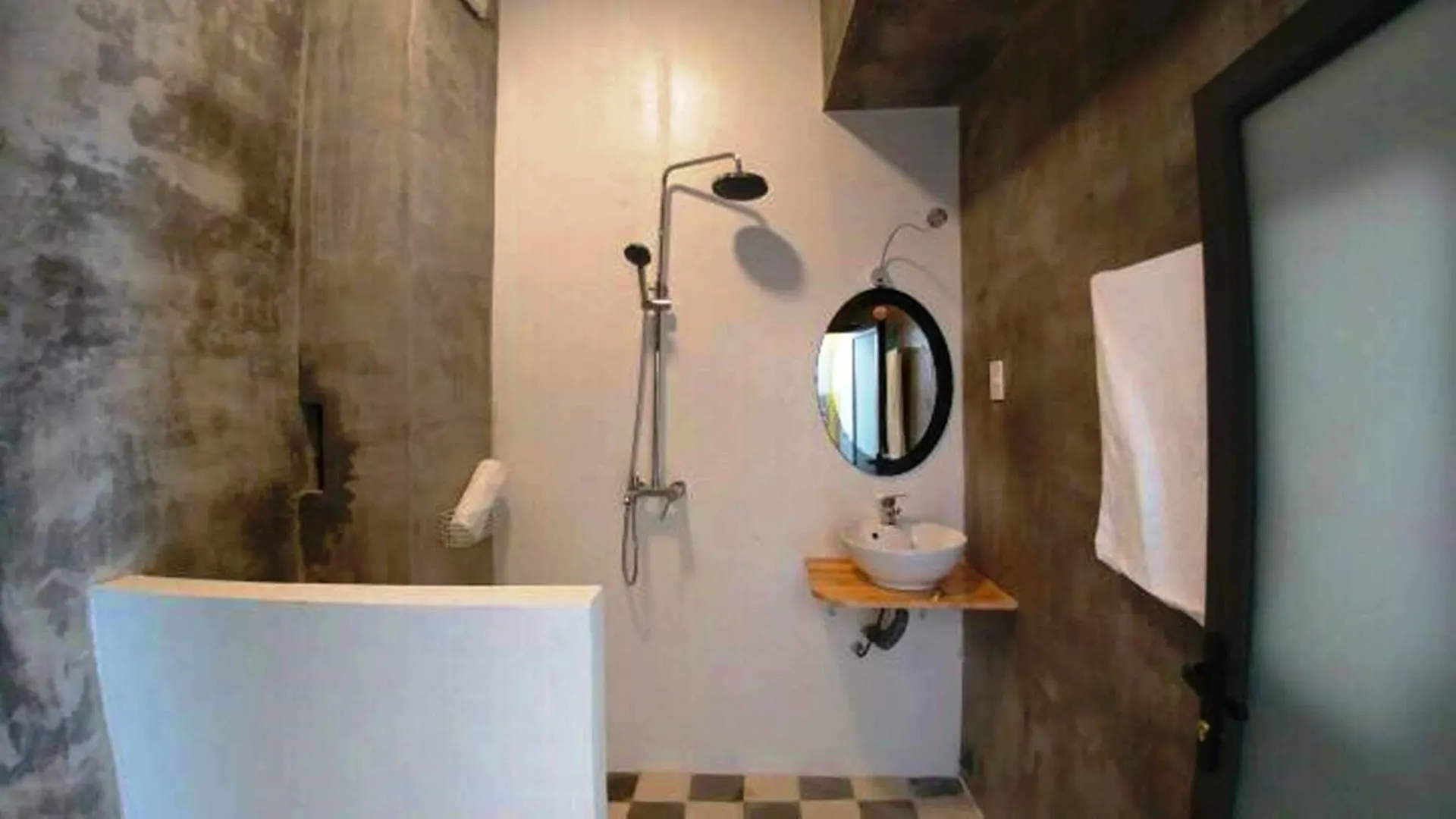 16 Studio Phan Van Han Ho Chi Minh City 0*,